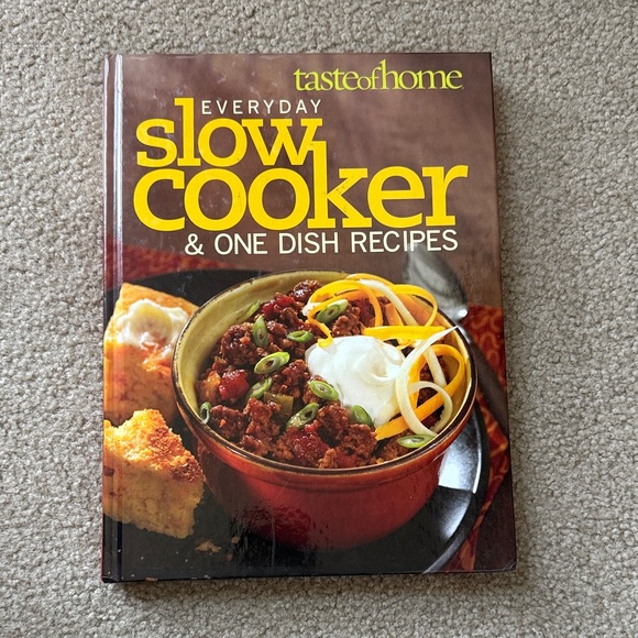 Taste of Home Slow Cooker Recipes Cookbook with Yellow Accents - Picture 1 of 4